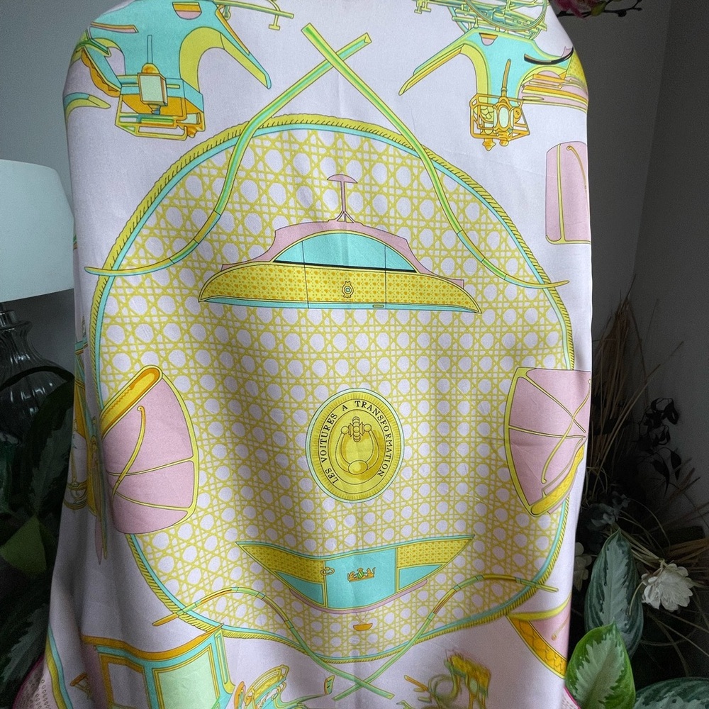 Hermès Les Voitures A Ransformation Silk Scarf. - Picture 2 of 14